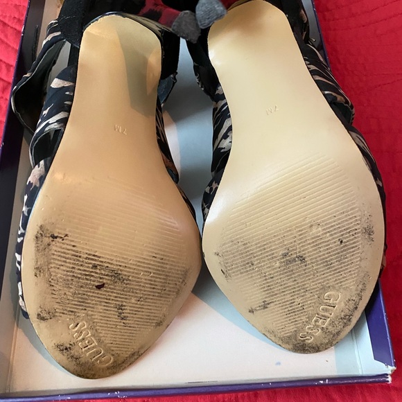“Guess” Black Tiger Print Heels.  4 1/2 inch heel. - Picture 5 of 5